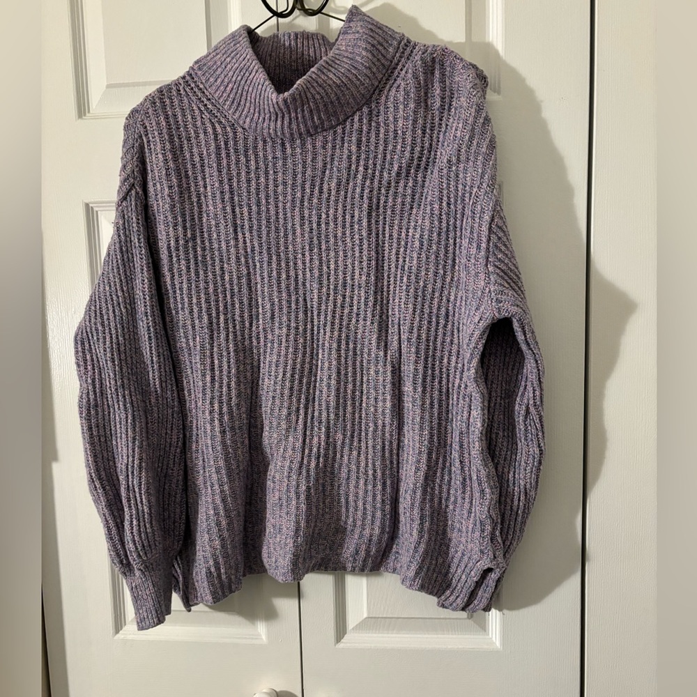 Normal wear sweater. Turtleneck.